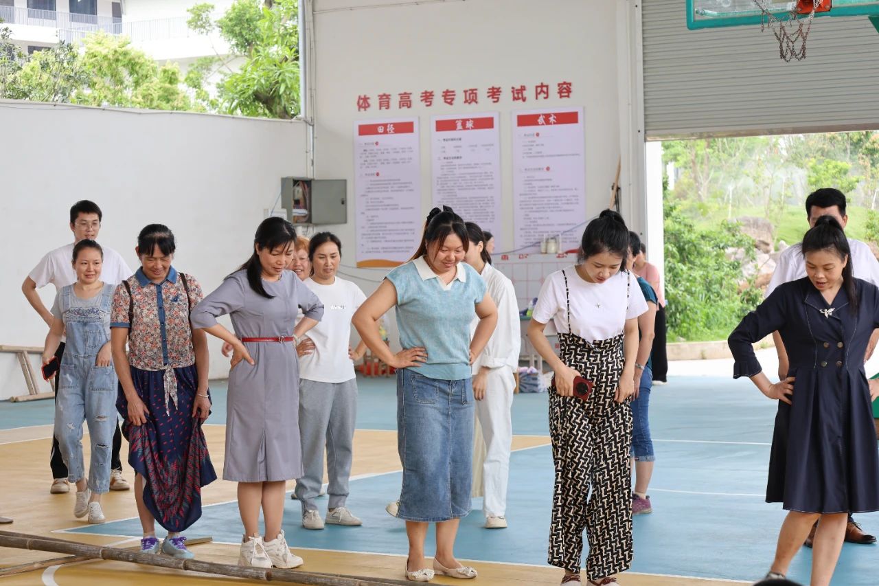 我校举行“五一”国际劳动节教职工游园活动 丨 华体会（中国）
